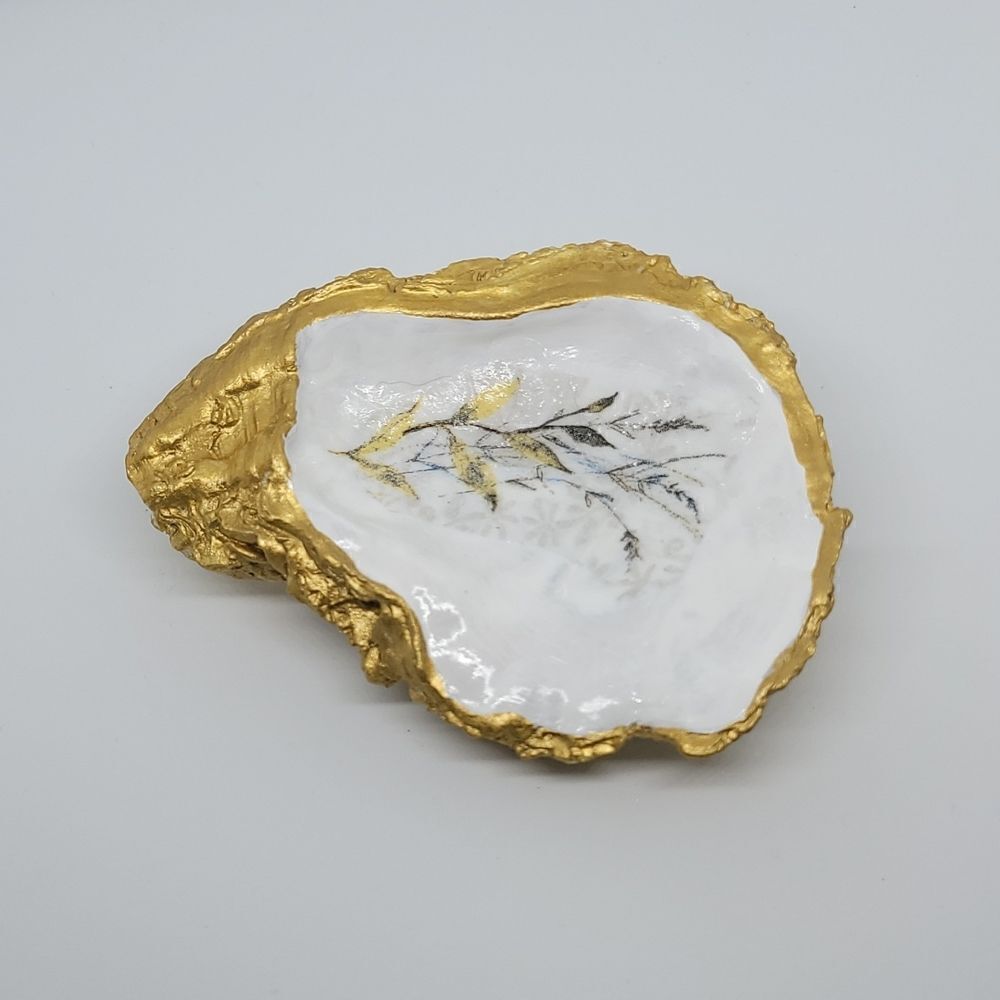 Floral oystershell ring holder/ trinket tray